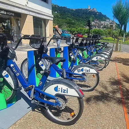 Amplia Con Bano Privado A Pasos De La Playa, En Piso Compartido 홈스테이 *