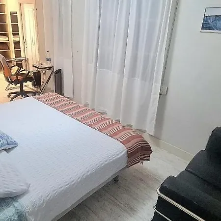 Habitación en casa particular Amplia Con Bano Privado A Pasos De La Playa San Sebastián