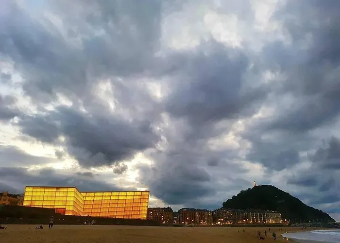 Amplia Con Bano Privado A Pasos De La Playa, En Piso Compartido 홈스테이 *