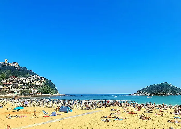 홈스테이 Amplia Con Bano Privado A Pasos De La Playa, En Piso Compartido
