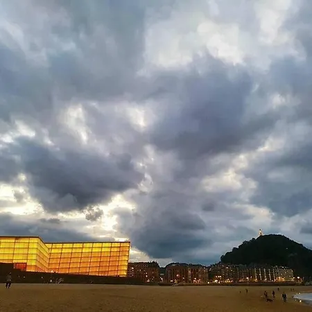 Amplia Con Bano Privado A Pasos De La Playa, En Piso Compartido Séjour chez l'habitant *