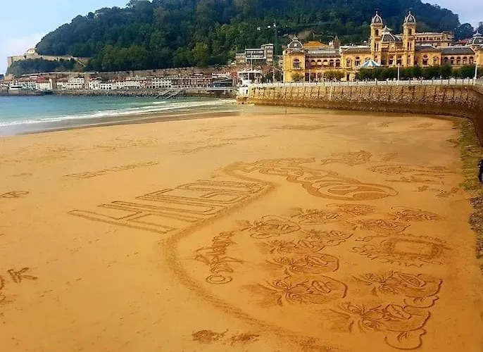 Amplia Con Bano Privado A Pasos De La Playa, En Piso Compartido Privat bolig *