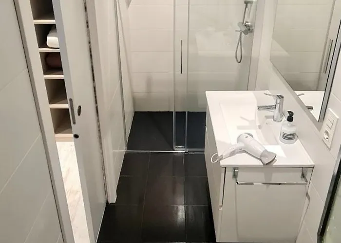 Habitación Amplia Con Baño Privado A Pasos De La Playa, En Piso Compartido Habitación en casa particular *